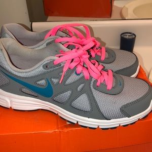 nike revolution 2 womens junk